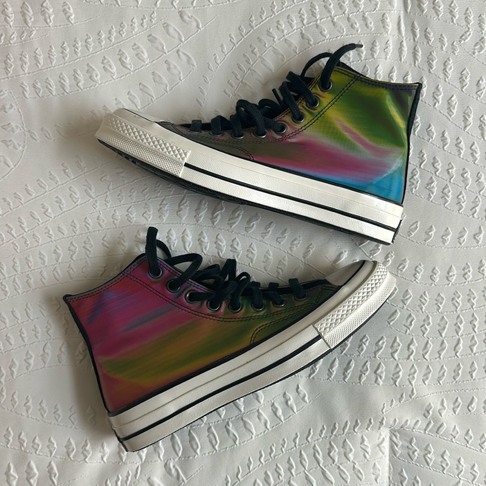 NEW! Converse unisex shoes